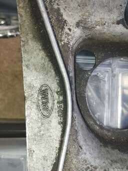 Víko karburátoru Jawa 250