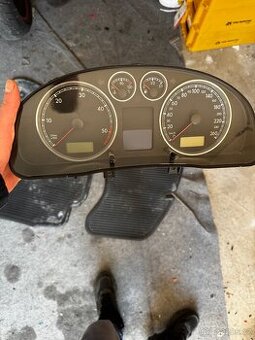 Budíky VW Passat b5.5