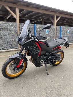 Moto Morini X-CAPE 700 Golden Edition - černá