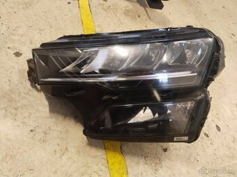 Skoda  karog levá strana přední svetlo
