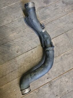 Tlaková hadice z intercooleru do sání N57