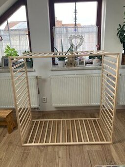 Dřevěná dětská ohrádka