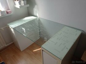 IKEA skleněný pracovní stůl