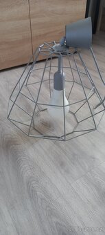 Stropnice, Lustr, Lampa