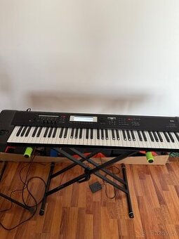 Korg TR76 - 1