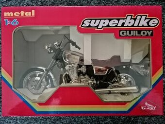 Model motorky Yamaha...