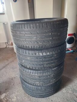Letní pneumatiky Kumho245/40 ZR18 98Y