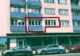 Pronájem bytu 1+1 44 m² s balkónem, náměstí Republiky, MB