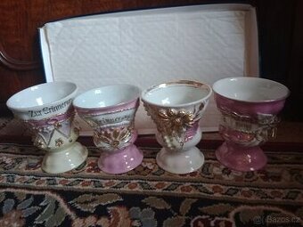 Čtyři pěkné, staré porcelánové zdobené, malované poháry na p