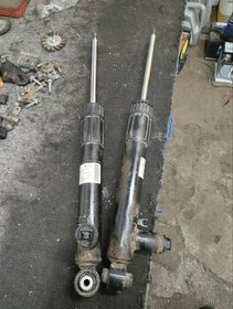 Zadní DCC tlumiče Passat B8