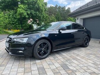 Prodám krásnou Audi A5 2.0 TFsi Quattro,S-line,155kw-211ps