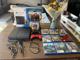 PlayStation 4 1TB + 2 ovladače + 12 her-výborný stav