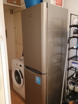 Lednice Indesit