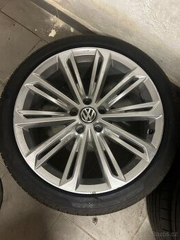 Alu kolo 5x112 r19” originál YvW Passat b8 r-line