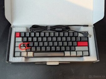 Mechanická klávesnice Yenkee Atom 3600US
