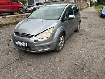 Ford Smax na díly