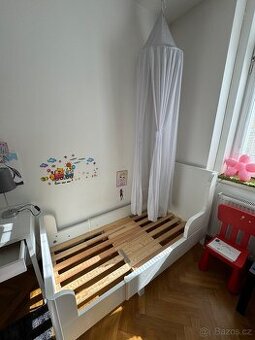 Rostoucí postýlka IKEA Busunge