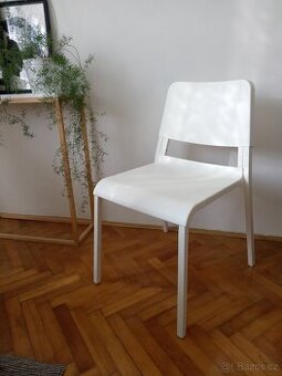 4x židle Teodoras a stůl Melltorp IKEA bílá barva