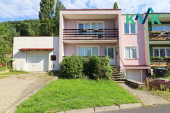 Prodej rodinného domu 7+1 se zahradou, dvojgaráží a garáží,