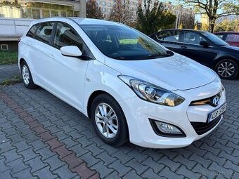 Hyundai i30 combi r.2014 benz.1,6 16V 127000km