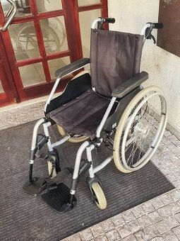 skládací invalidní vozík MEYRA - PLNÁ KOLA