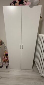Šatní skříň  (dětský pokoj)