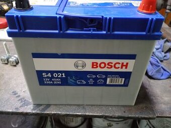 Autobaterie BOSCH S4 021, 45Ah, 12V