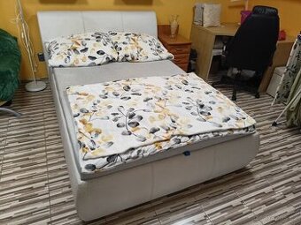 Kvalitní polohovací postel  s úložným prostorem