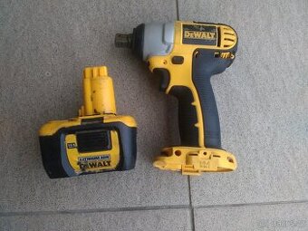 Rázový Utahovák DEWALT