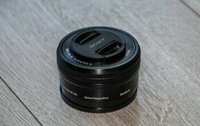 objektiv Sony 16-50mm f/3.5-5.6