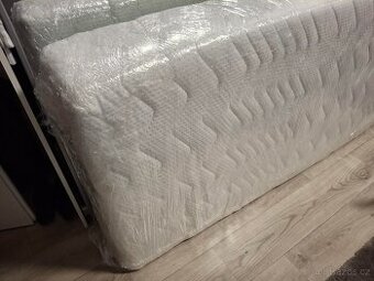 Prodám vysokou matraci na jedno lůžko