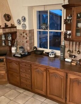 Rustikální dubová kuchyně se spotřebiči,5777