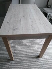 Jídelní stůl rozkládací