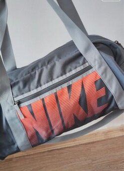 Sportovní taška NIKE