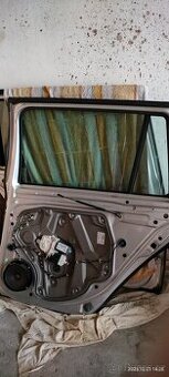 Zadní dveře Octavia 2 střibrná