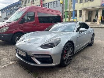 Porsche panamera(turbo)