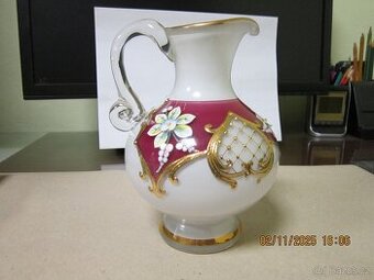 džbánek z Novoborského skla