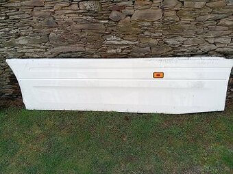 Scania R480 pravá mezinápravová bočnice