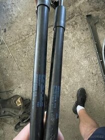 6F9827550B teleskopy na páté dveře Seat Arona