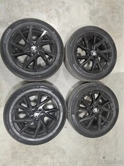 Lita kola - OZ 17" 7x17 5x112 ET46 Gloss Black