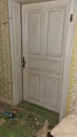 Starožitné vnitřní dveře - 6 ks dveří, 5 ks zárubní