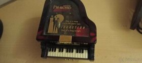 Mini piano s hracím strojkem, Kulatý cirkus se strojkem