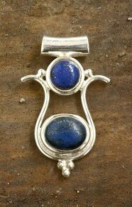 Přívěsek stříbrný s lapis lazuli