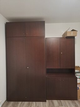 Skříň, šatní skříň, kredenc