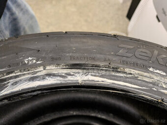 Zeknova Supersport 235/40 R18