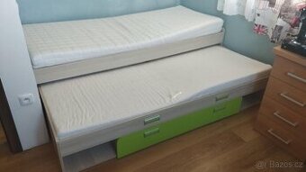 Prodám rozkládací postel s matracemi