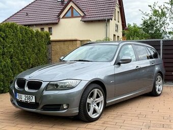 BMW 320i AUTOMAT - NAVI XENON / 04/2012 - 160.801km / KRÁSNÝ