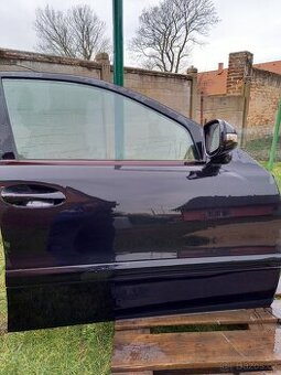 Dveře Mercedes-Benz W211 a víko kufru.