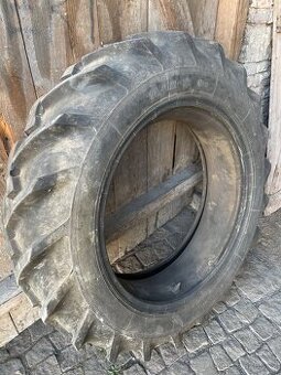 Pneu na traktor 12,4/11-32