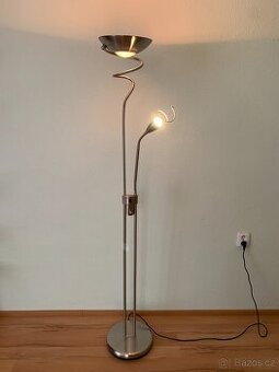 Stojací lampa